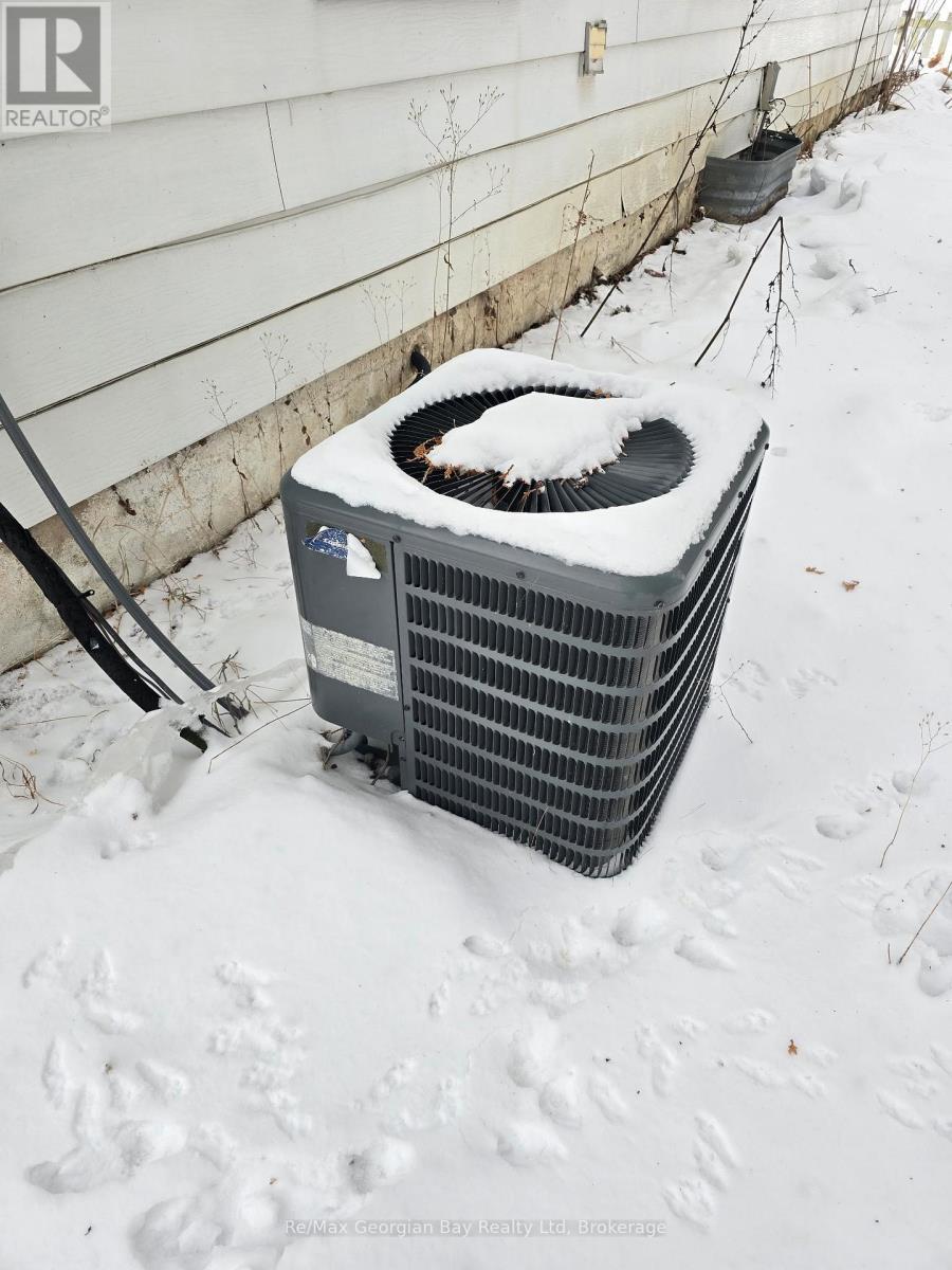 Central Air - 8 Mill Street, Severn (Coldwater), ON - Outdoor