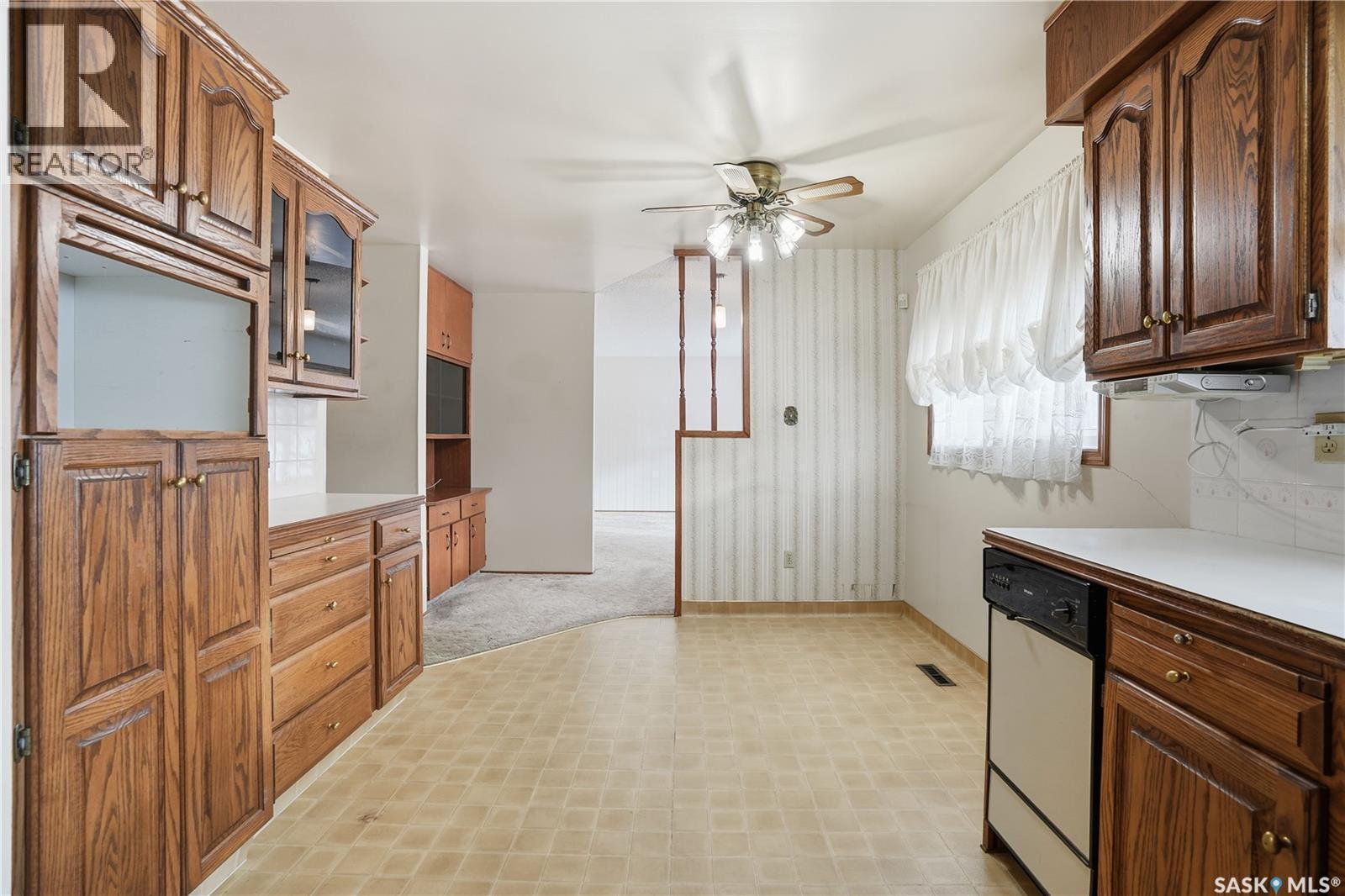 30 Cushing Crescent, Regina, SK - Indoor Photo Showing Kitchen