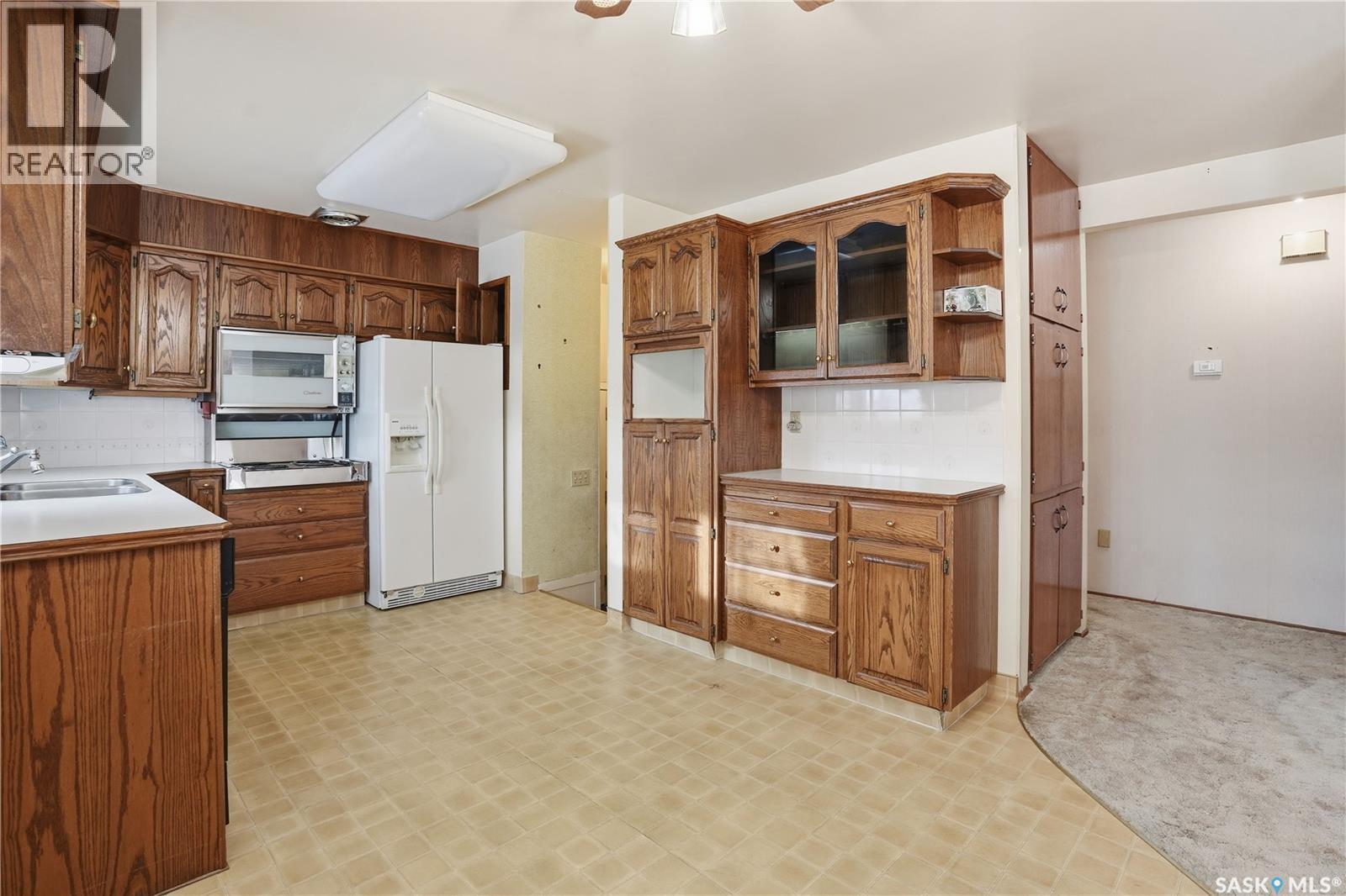 30 Cushing Crescent, Regina, SK - Indoor Photo Showing Kitchen