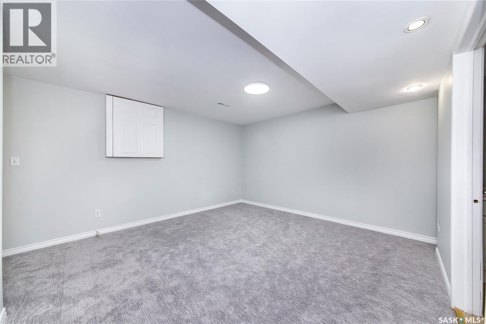 28 215 Pinehouse Drive, Saskatoon, SK - Indoor Photo Showing Other Room