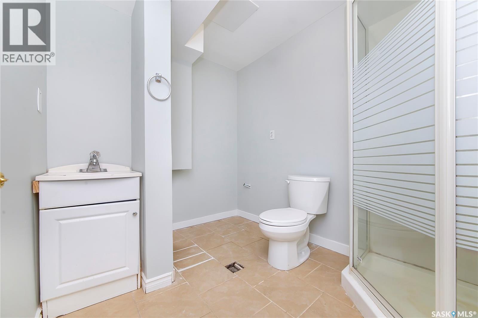 28 215 Pinehouse Drive, Saskatoon, SK - Indoor Photo Showing Bathroom