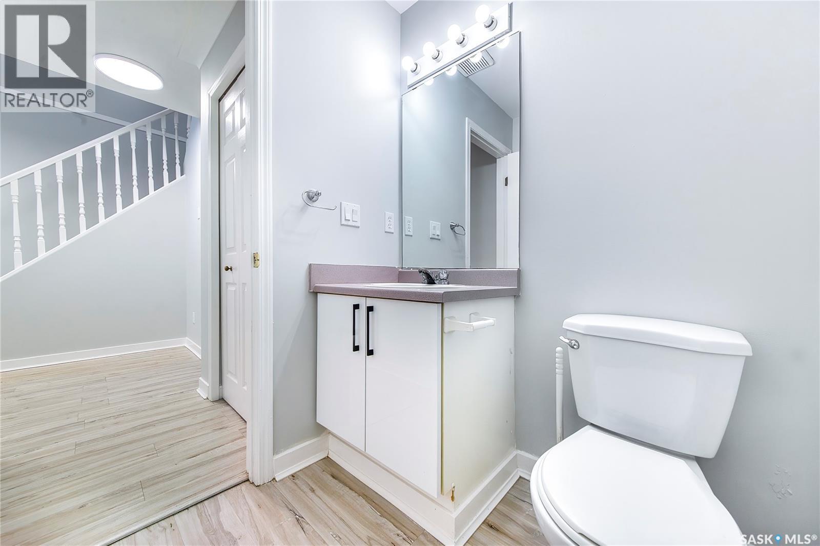 28 215 Pinehouse Drive, Saskatoon, SK - Indoor Photo Showing Bathroom