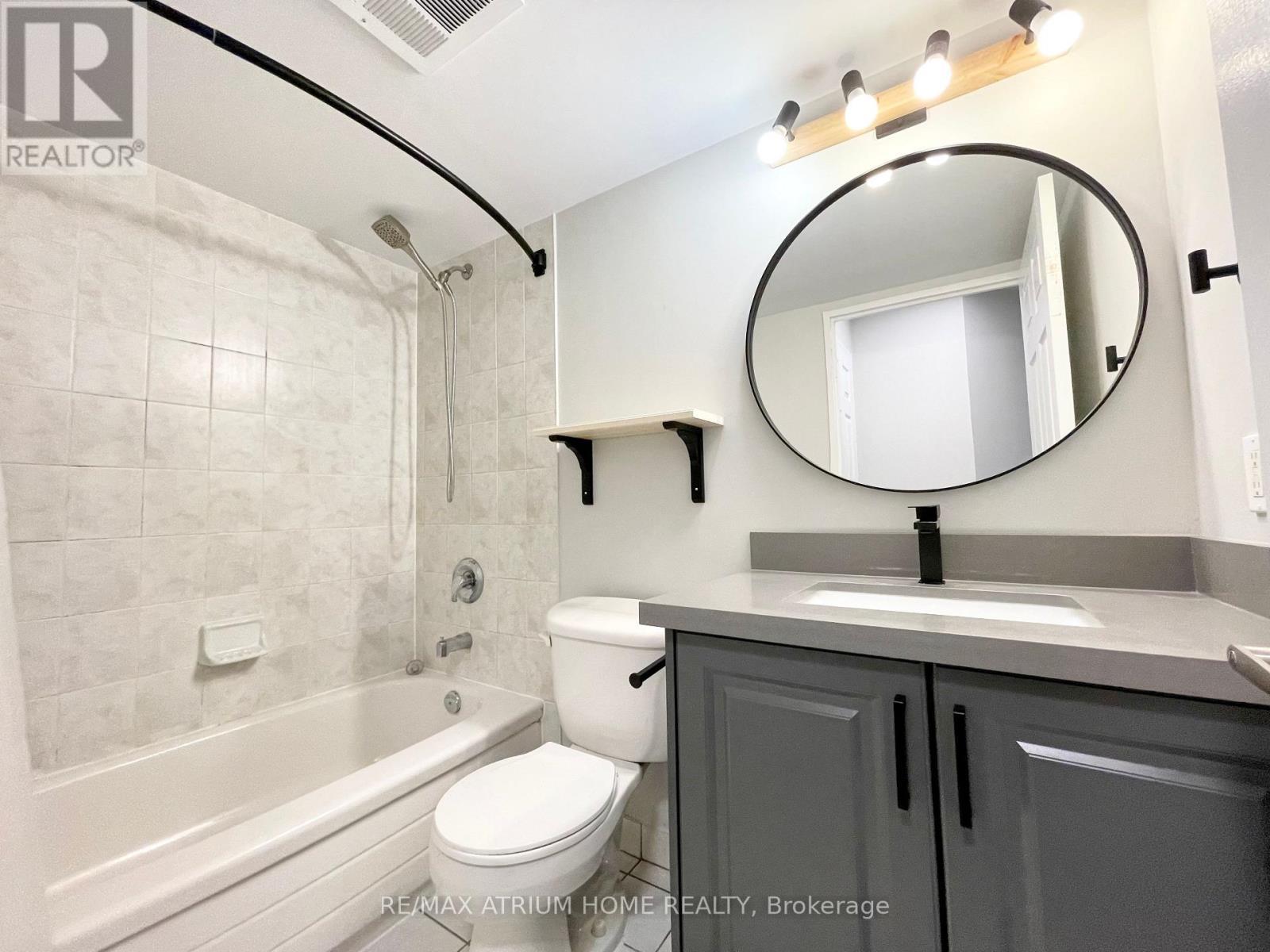 701 - 18 Parkview Avenue, Toronto, ON - Indoor Photo Showing Bathroom