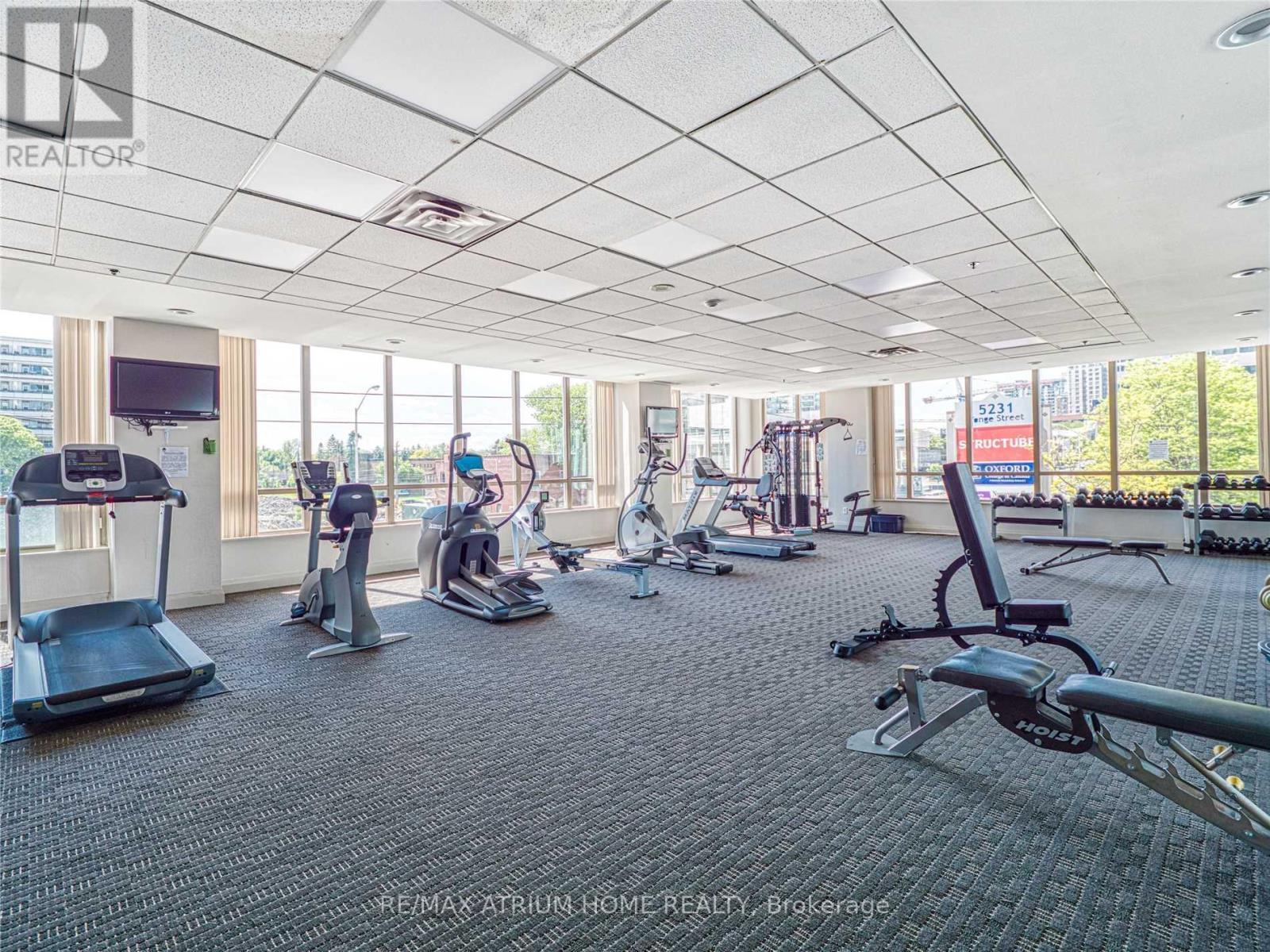 701 - 18 Parkview Avenue, Toronto, ON - Indoor Photo Showing Gym Room