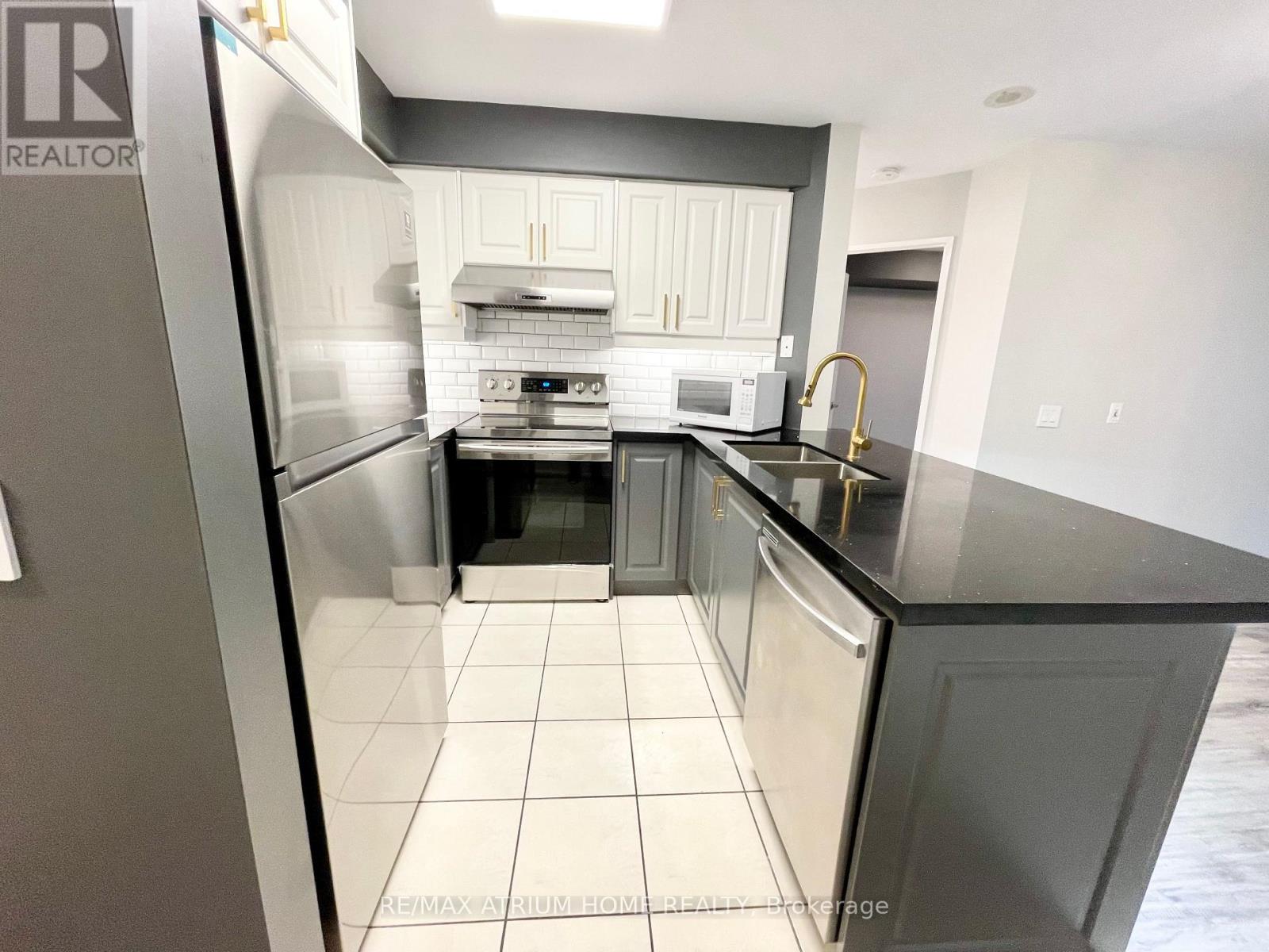 701 - 18 Parkview Avenue, Toronto, ON - Indoor Photo Showing Kitchen With Stainless Steel Kitchen With Double Sink With Upgraded Kitchen