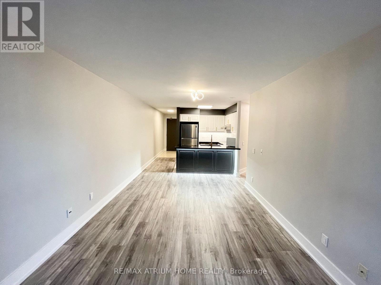 701 - 18 Parkview Avenue, Toronto, ON - Indoor Photo Showing Other Room