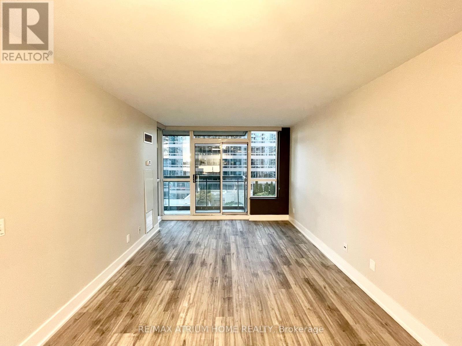 701 - 18 Parkview Avenue, Toronto, ON - Indoor Photo Showing Other Room