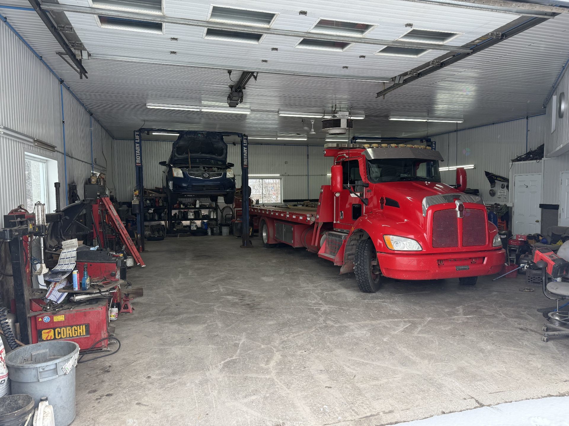 Overall view - 469 Rg Notre-Dame, Saint-Chrysostome, QC - Indoor Photo Showing Garage
