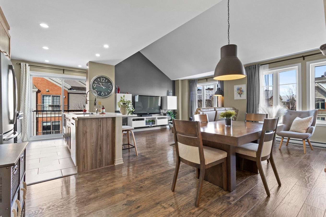 Overall view - 3384 Boul. Gareau, Longueuil (Saint-Hubert), QC - Indoor Photo Showing Dining Room