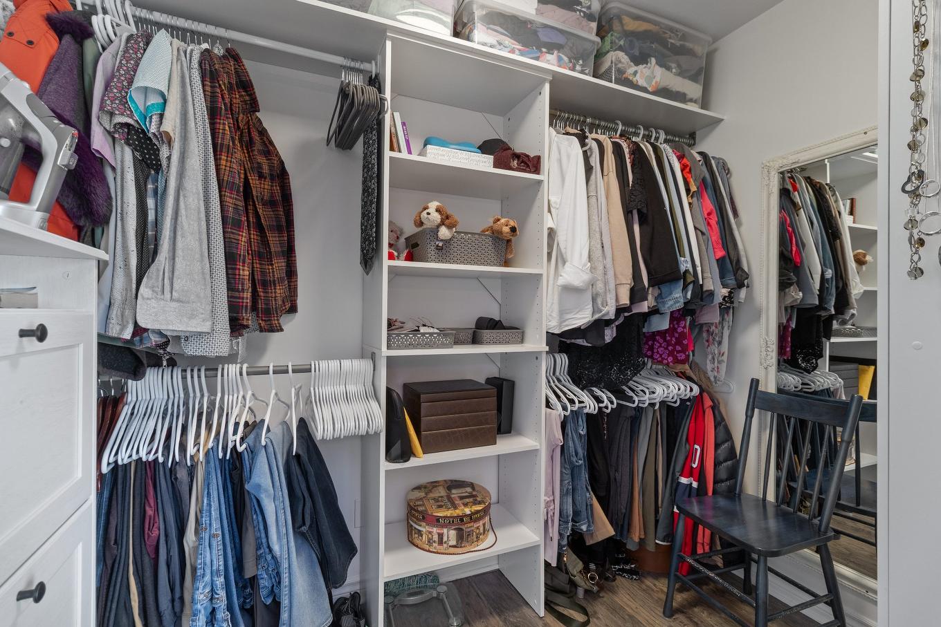 Walk-in closet - 3384 Boul. Gareau, Longueuil (Saint-Hubert), QC - Indoor With Storage