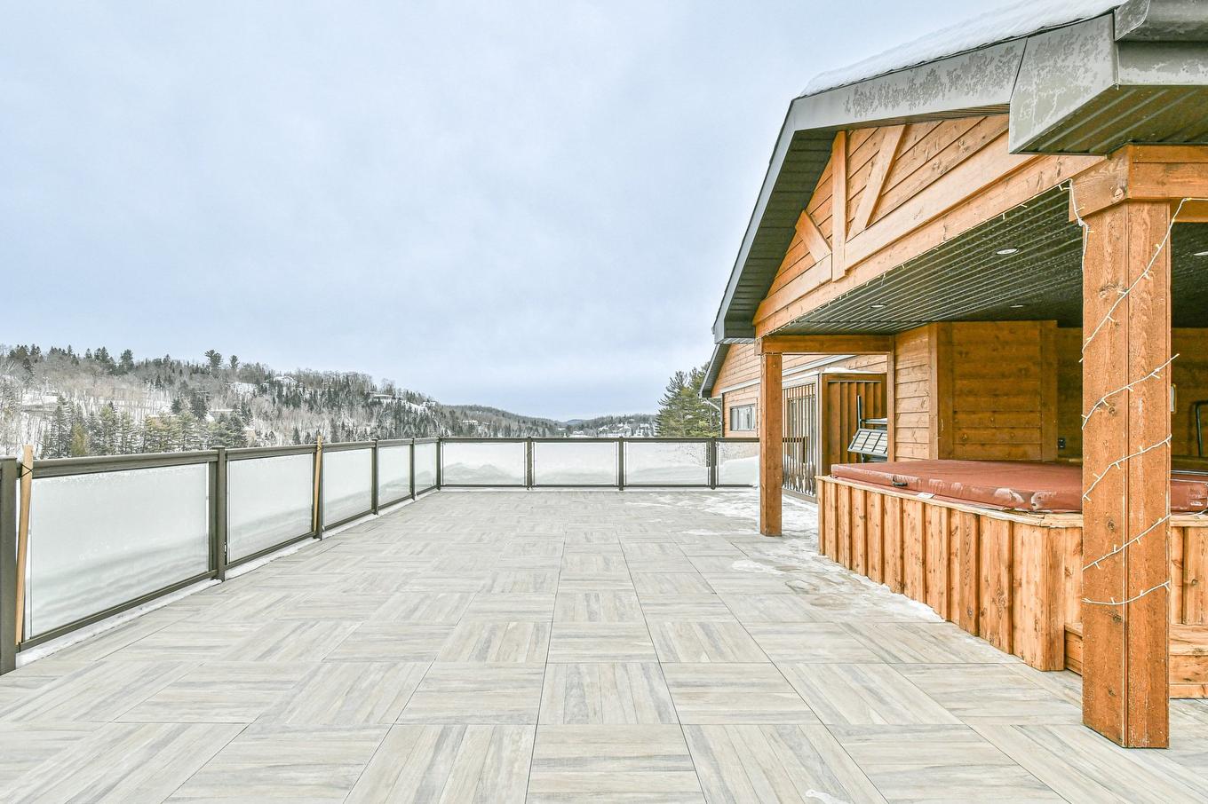 Balcon - 301-50 Ch. Masson, Sainte-Marguerite-Du-Lac-Masson, QC - Outdoor With Exterior