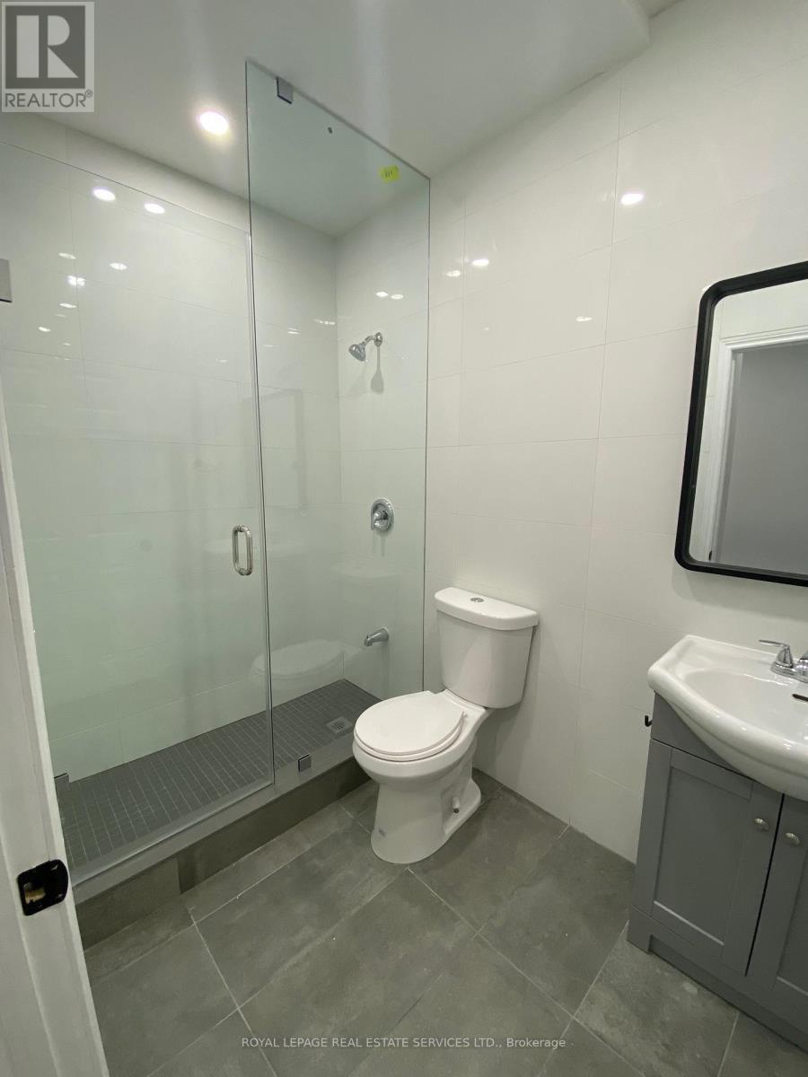 238 Queen Street S, Mississauga, ON