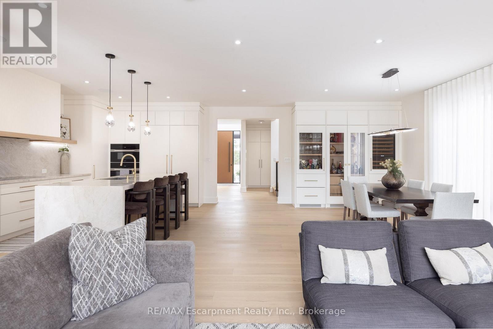 540 Patricia Drive, Oakville (Wo West), ON - Indoor Photo Showing Living Room