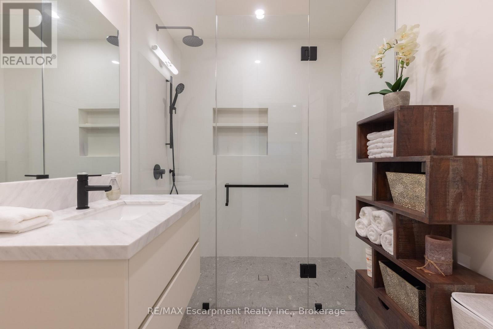 540 Patricia Drive, Oakville (Wo West), ON - Indoor Photo Showing Bathroom