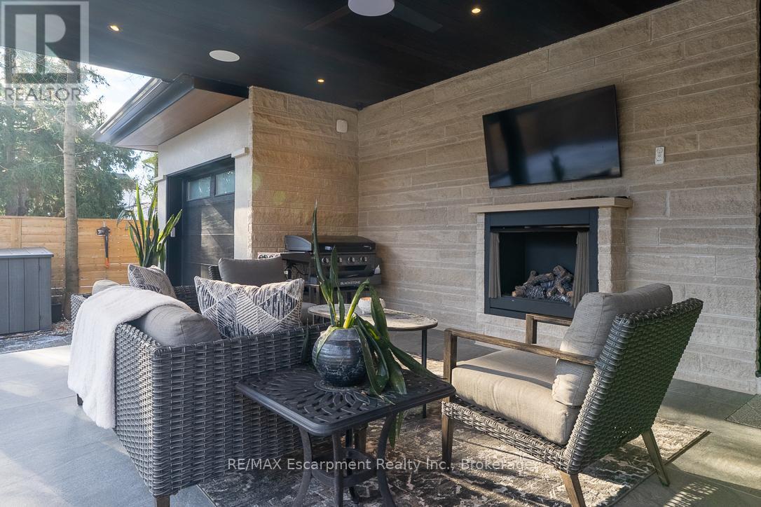540 Patricia Drive, Oakville (Wo West), ON - Photo Showing Living Room With Fireplace