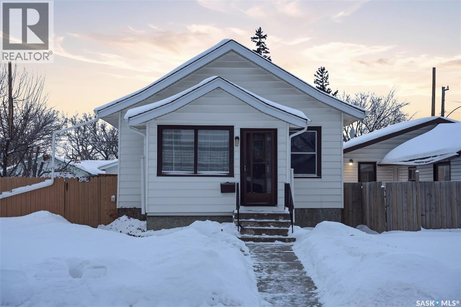 607 K Avenue N, Saskatoon, SK - Outdoor