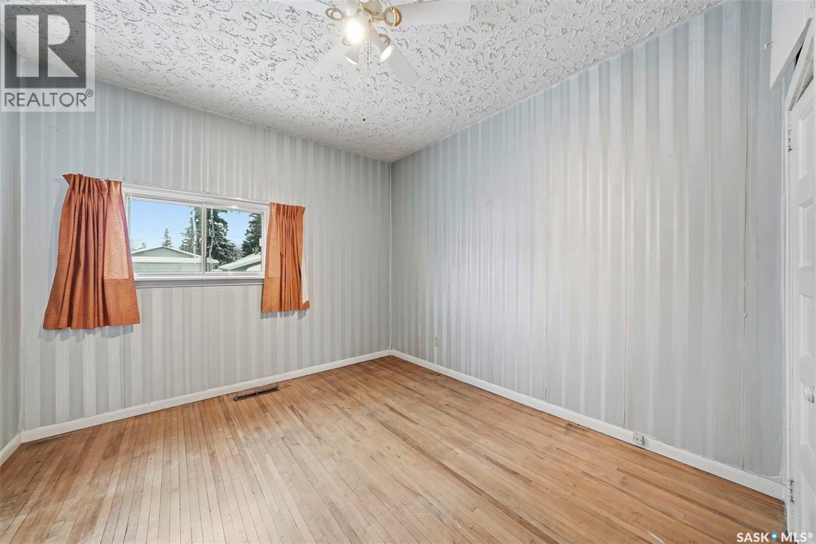 607 K Avenue N, Saskatoon, SK - Indoor Photo Showing Other Room