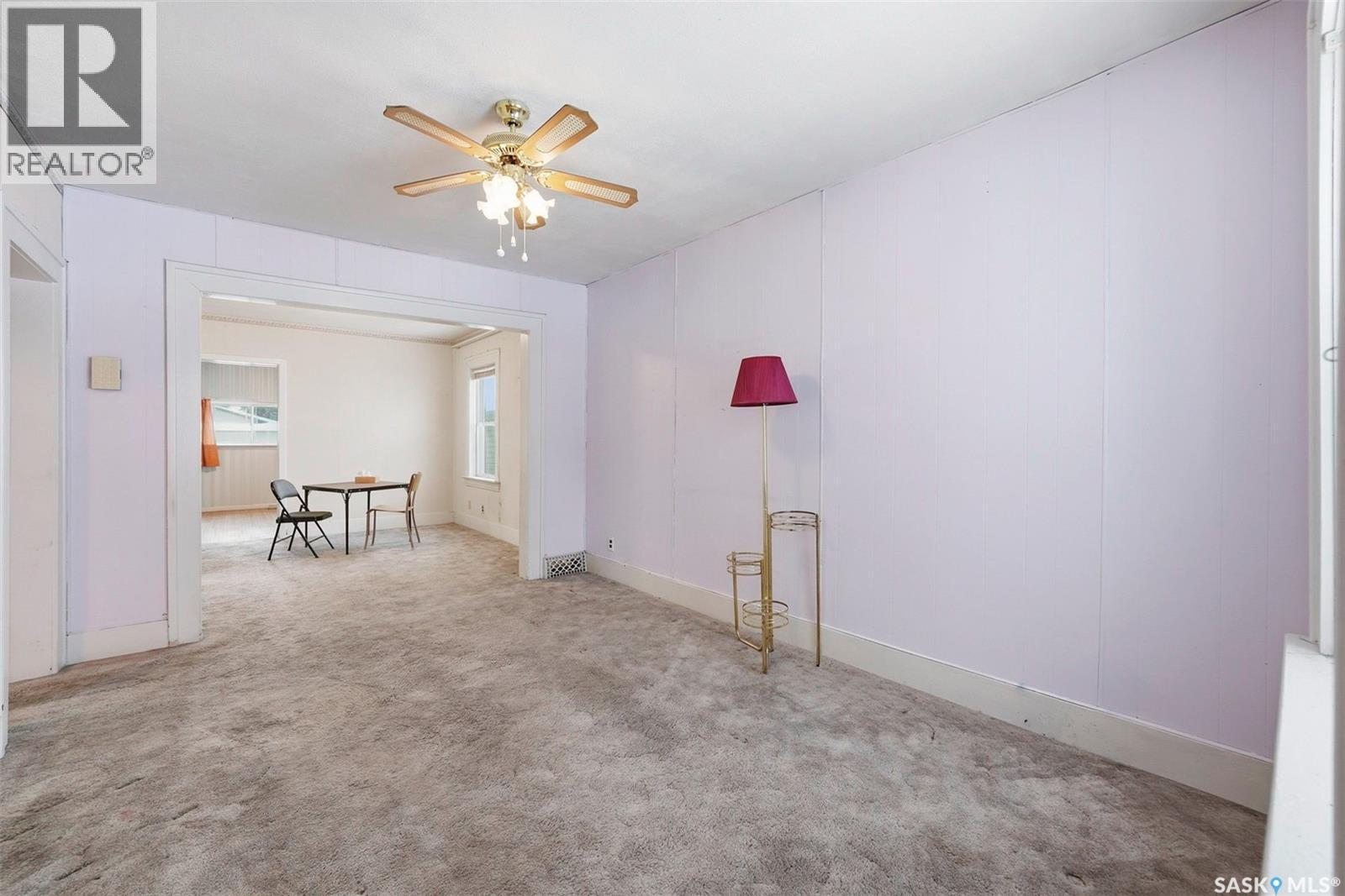 607 K Avenue N, Saskatoon, SK - Indoor