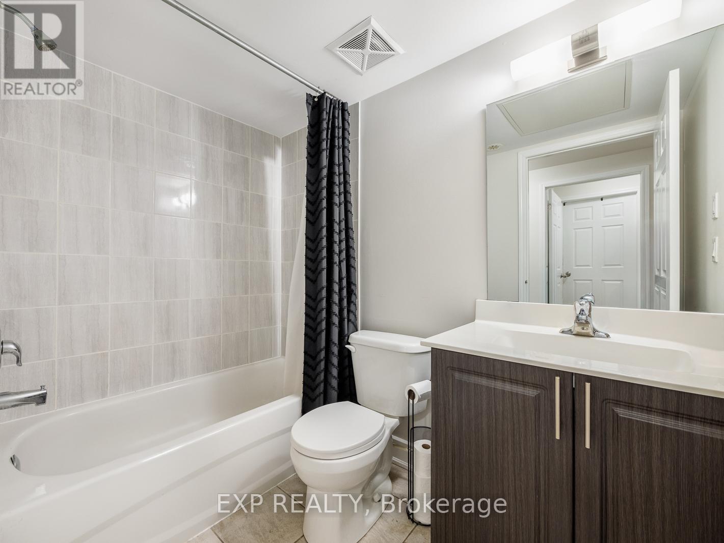 101 - 8825 Sheppard Avenue E, Toronto, ON - Indoor Photo Showing Bathroom