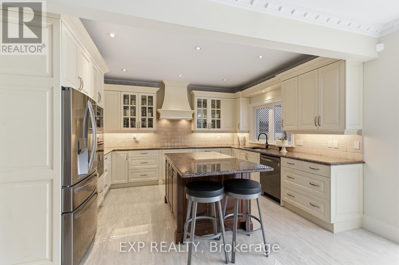 1357 Alexandra Avenue, Mississauga, ON - Indoor Photo Showing Kitchen