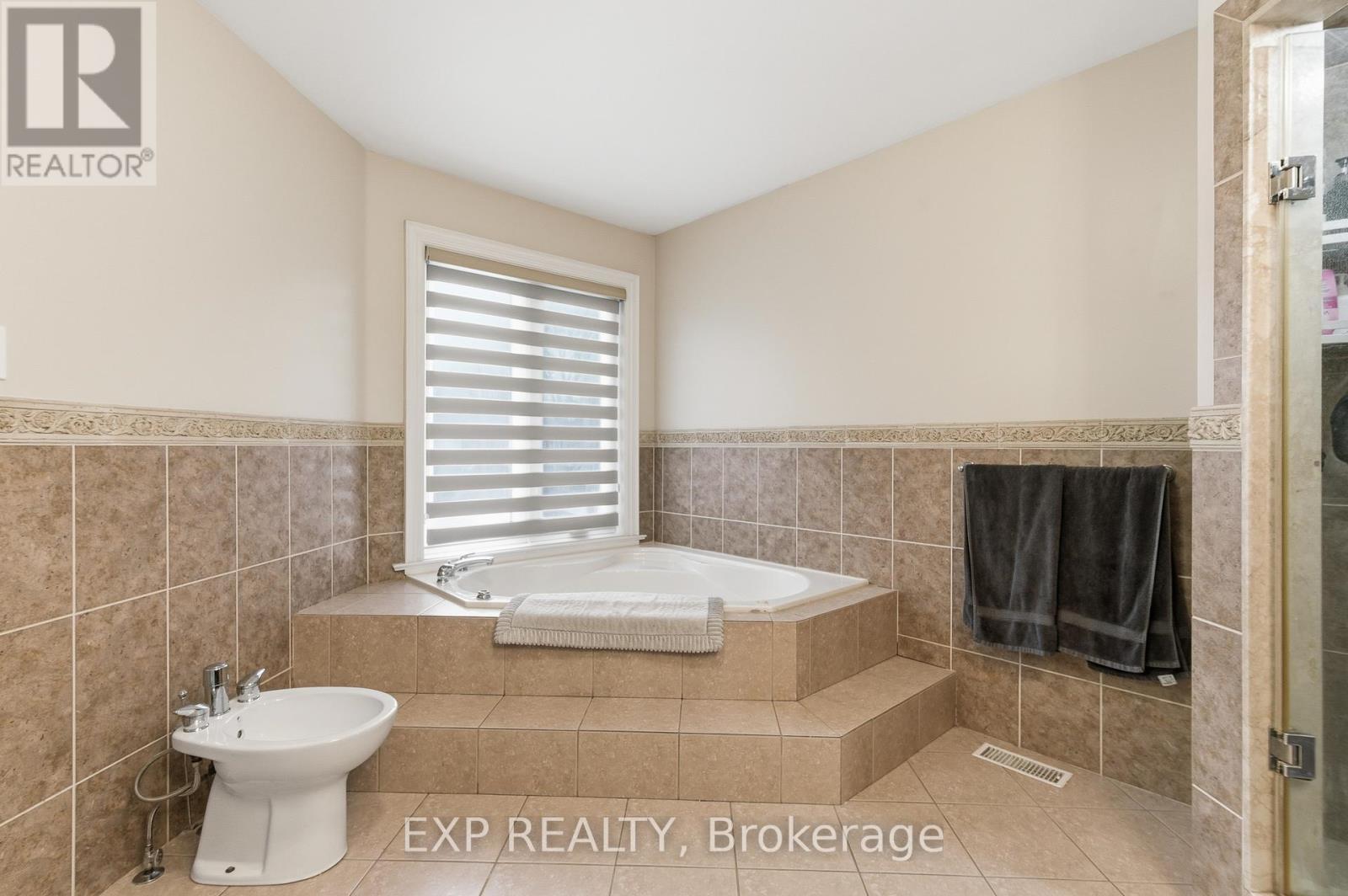 1357 Alexandra Avenue, Mississauga, ON - Indoor Photo Showing Bathroom