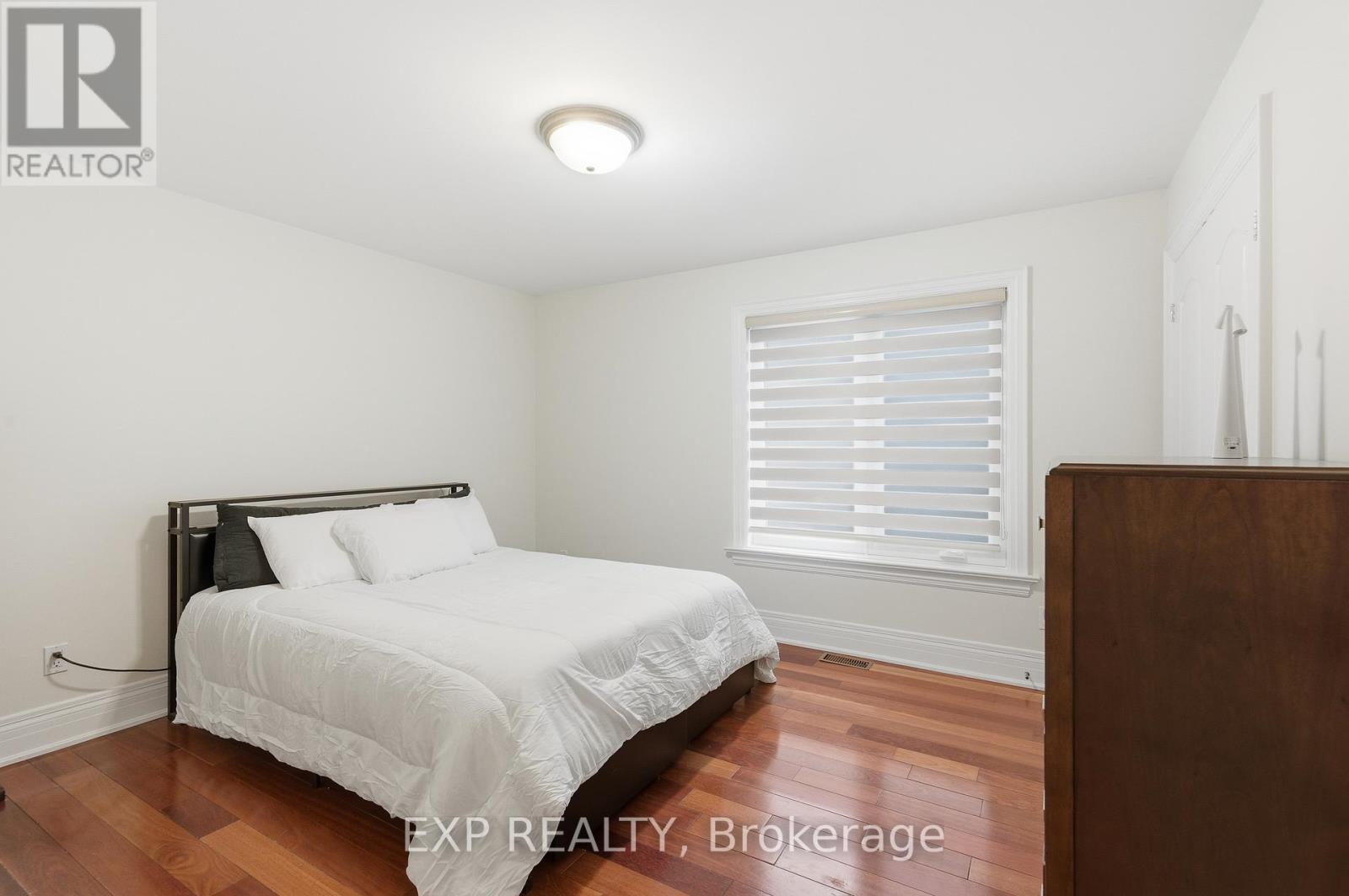 1357 Alexandra Avenue, Mississauga, ON - Indoor Photo Showing Bedroom