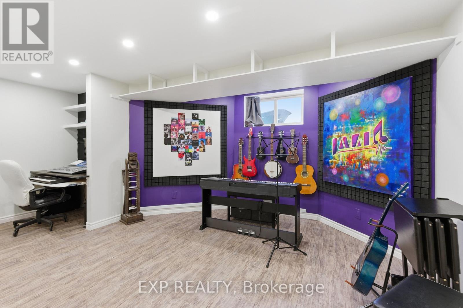 Music, yoga or gym - 1357 Alexandra Avenue, Mississauga, ON - Indoor