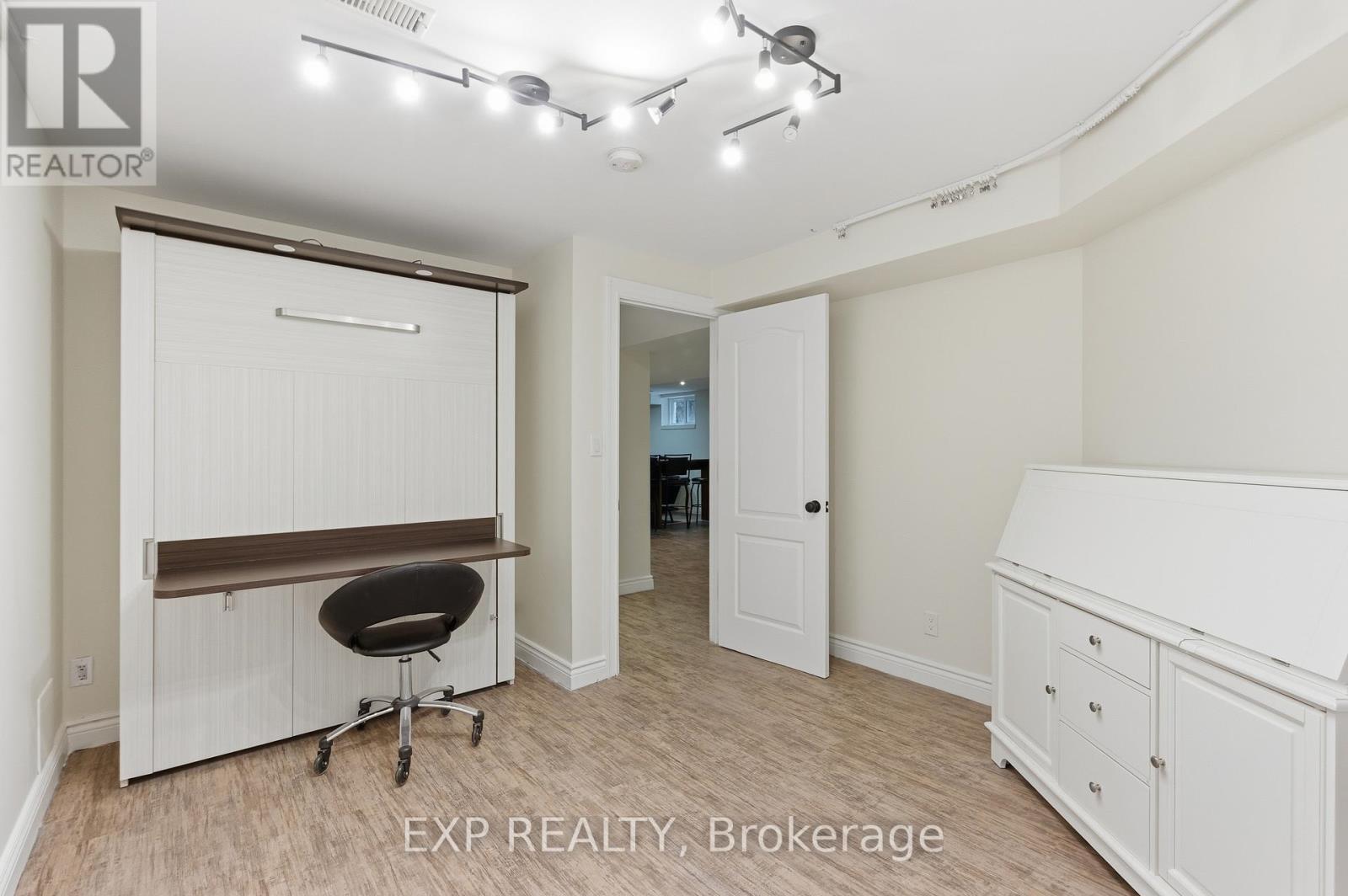 Wall bad with built in desk - 1357 Alexandra Avenue, Mississauga, ON - Indoor