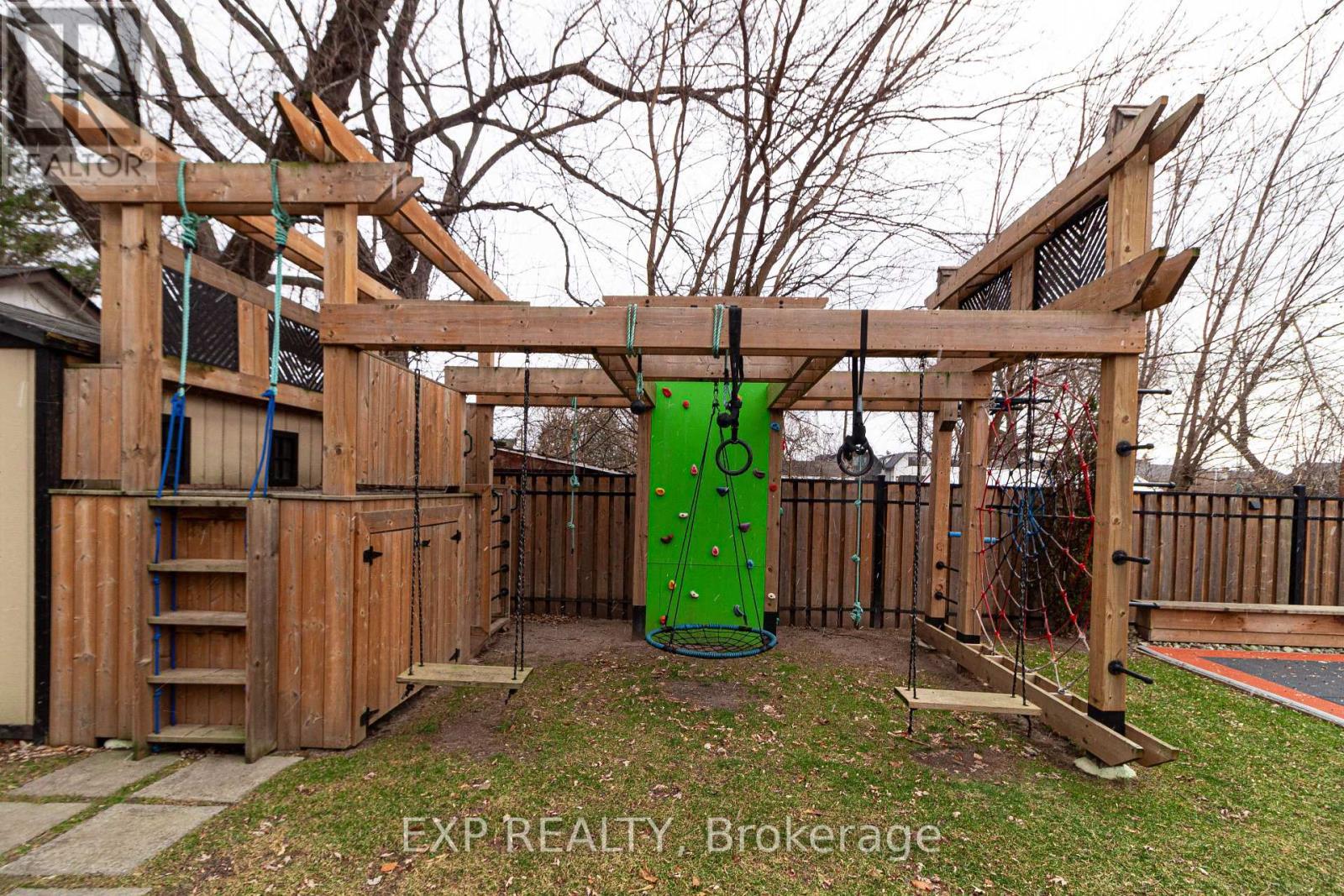 Professionally designed - 1357 Alexandra Avenue, Mississauga, ON - Outdoor