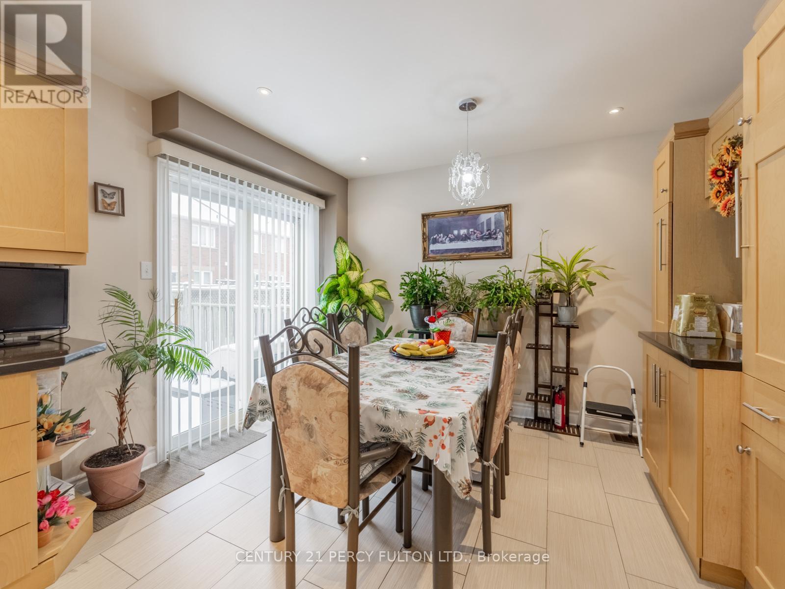 3040 Bentley Drive, Mississauga, ON - Indoor Photo Showing Dining Room