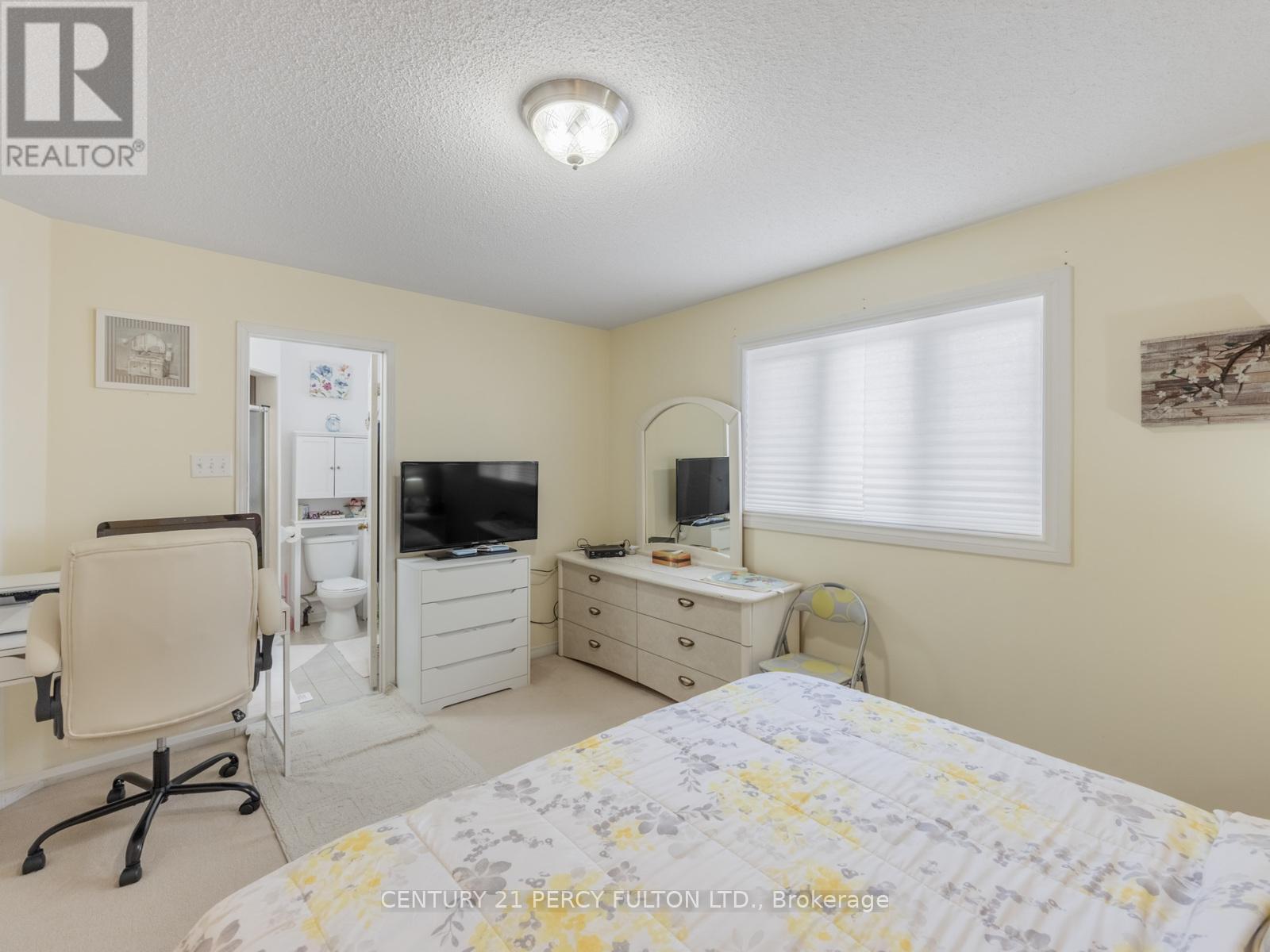 3040 Bentley Drive, Mississauga, ON - Indoor Photo Showing Bedroom