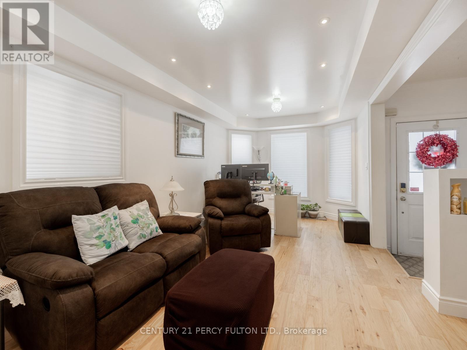 3040 Bentley Drive, Mississauga, ON - Indoor Photo Showing Living Room