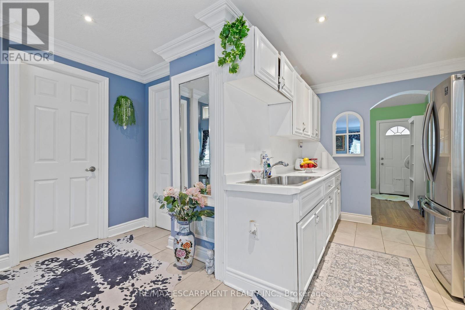 15 Dalhousie Avenue, Hamilton, ON - Indoor