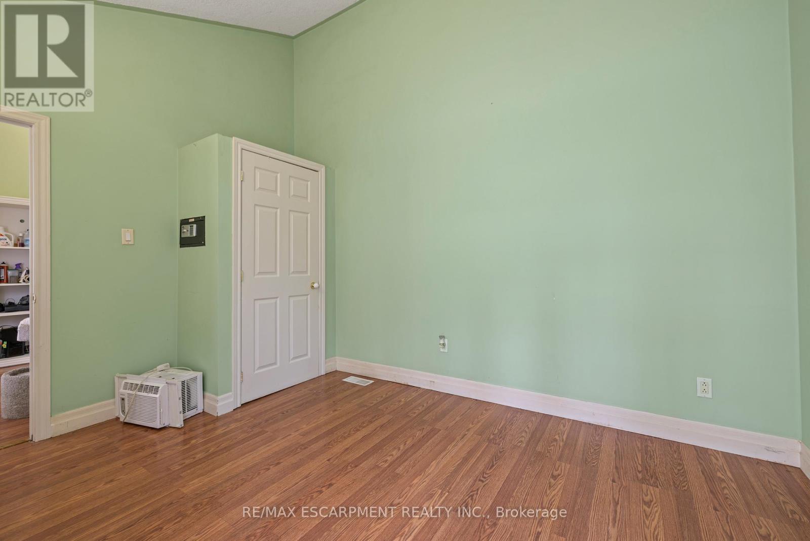 15 Dalhousie Avenue, Hamilton, ON - Indoor Photo Showing Other Room