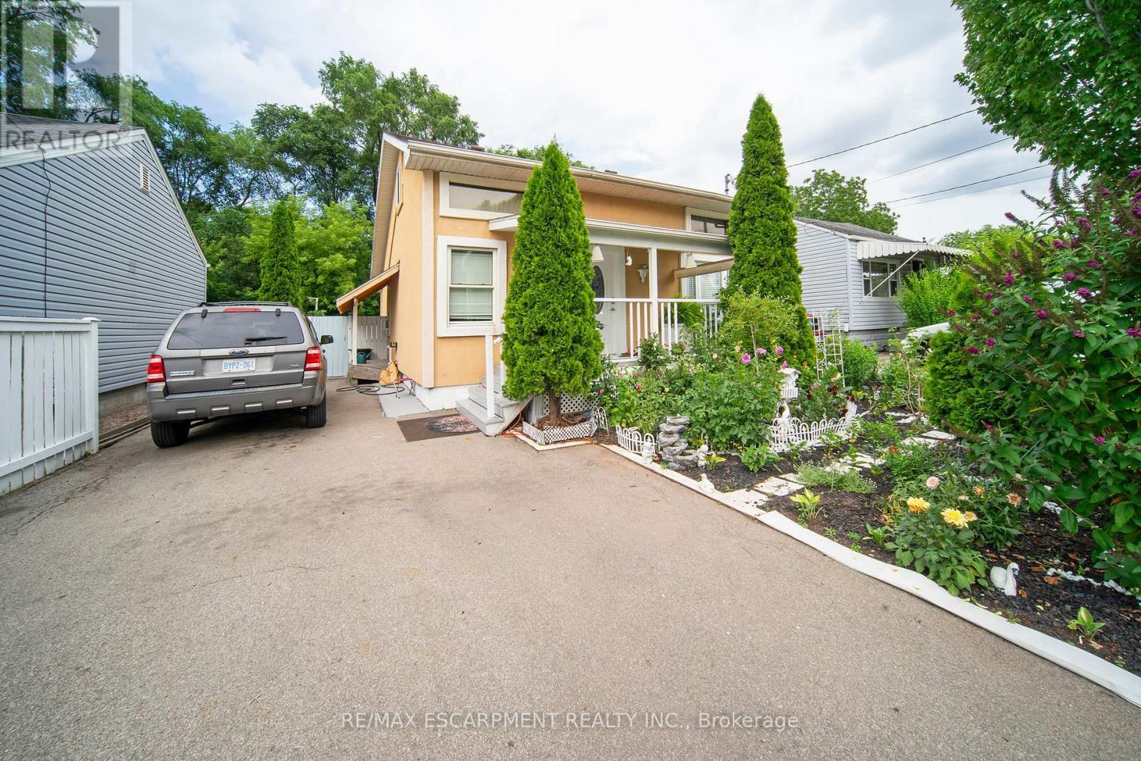 15 Dalhousie Avenue, Hamilton, ON - Outdoor