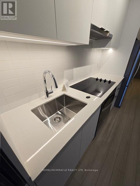 406 - 3071 Trafalgar Road, Oakville, ON - Indoor Photo Showing Kitchen