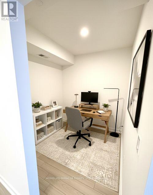 406 - 3071 Trafalgar Road, Oakville, ON - Indoor Photo Showing Office