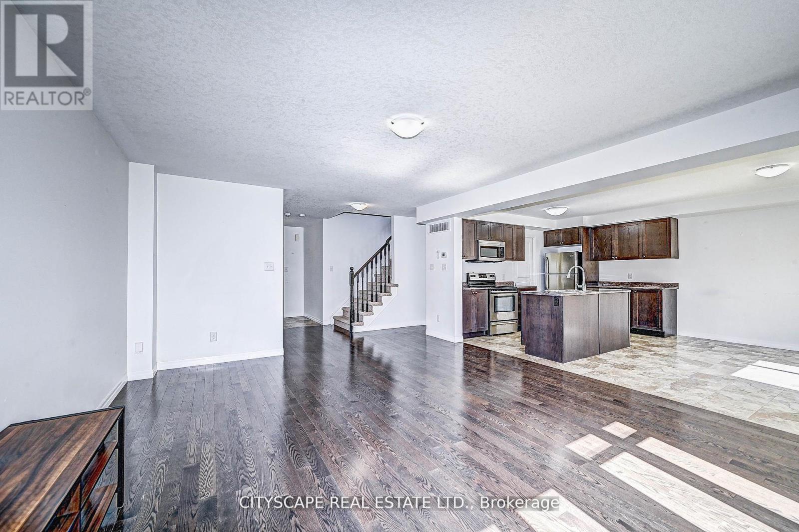 6 Castlebay Street, Kitchener, ON - Indoor Photo Showing Kitchen