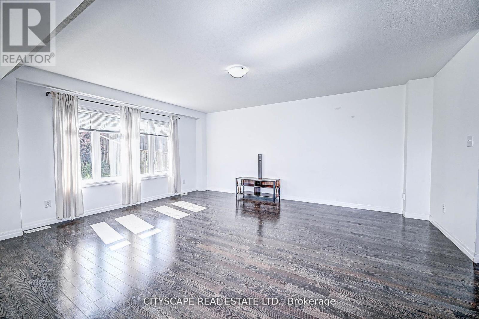 6 Castlebay Street, Kitchener, ON - Indoor Photo Showing Other Room