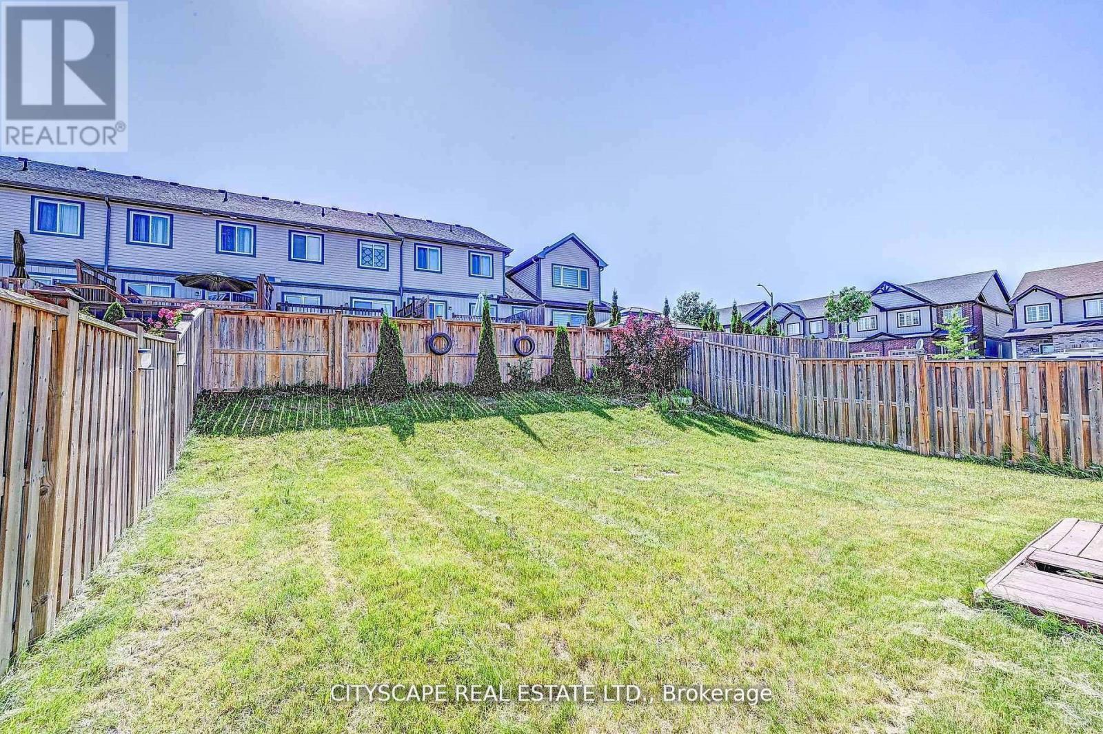 6 Castlebay Street, Kitchener, ON - Outdoor