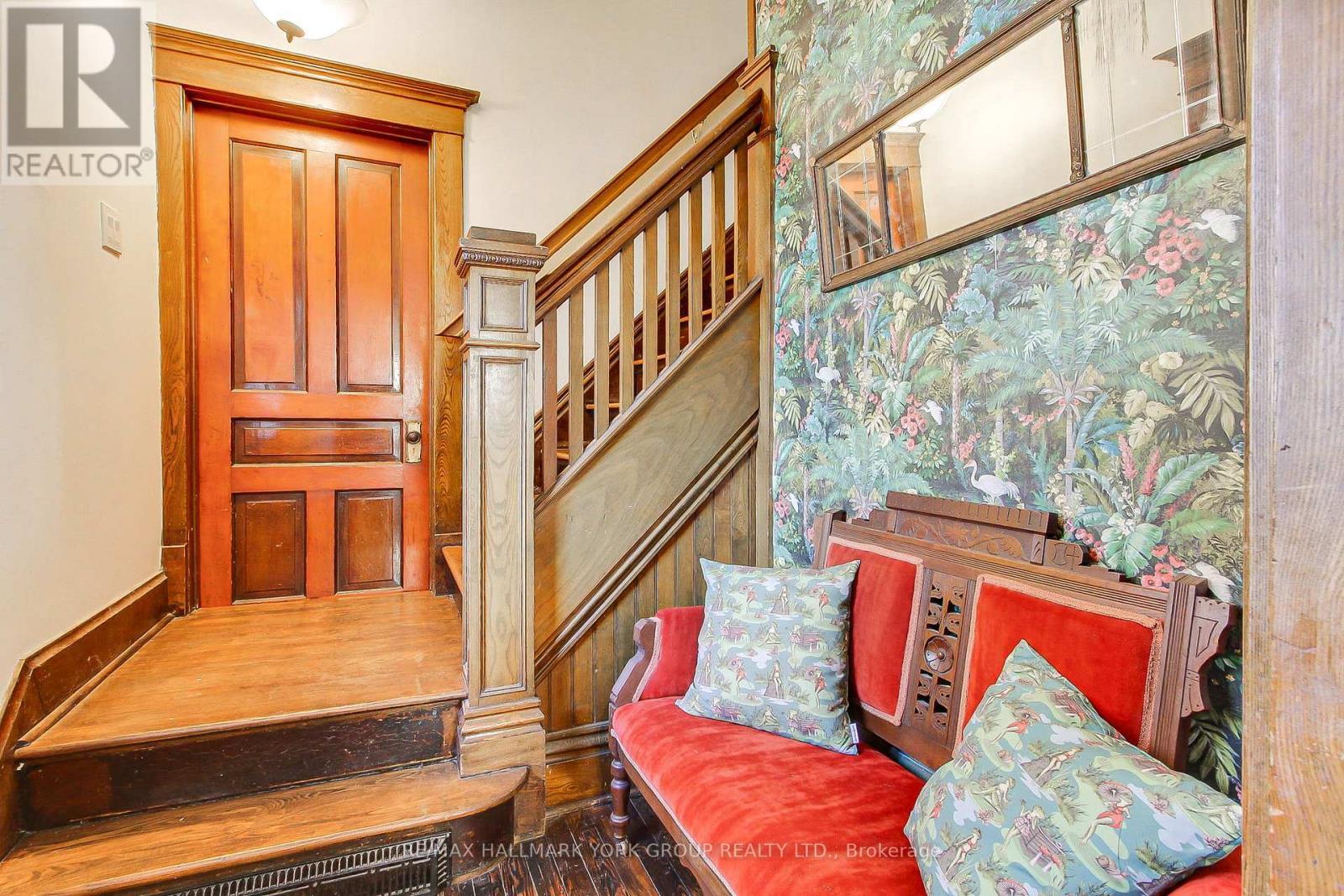 207 Waterloo Street N, Cambridge, ON - Indoor Photo Showing Other Room