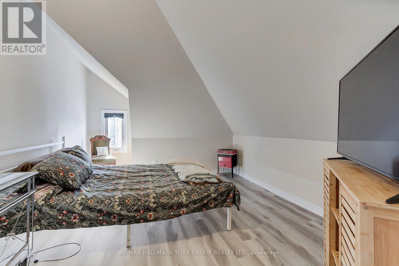 207 Waterloo Street N, Cambridge, ON - Indoor Photo Showing Bedroom