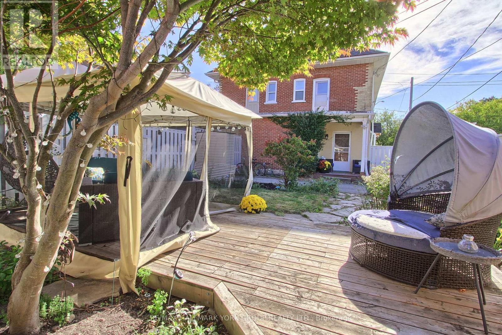 207 Waterloo Street N, Cambridge, ON - Outdoor With Deck Patio Veranda
