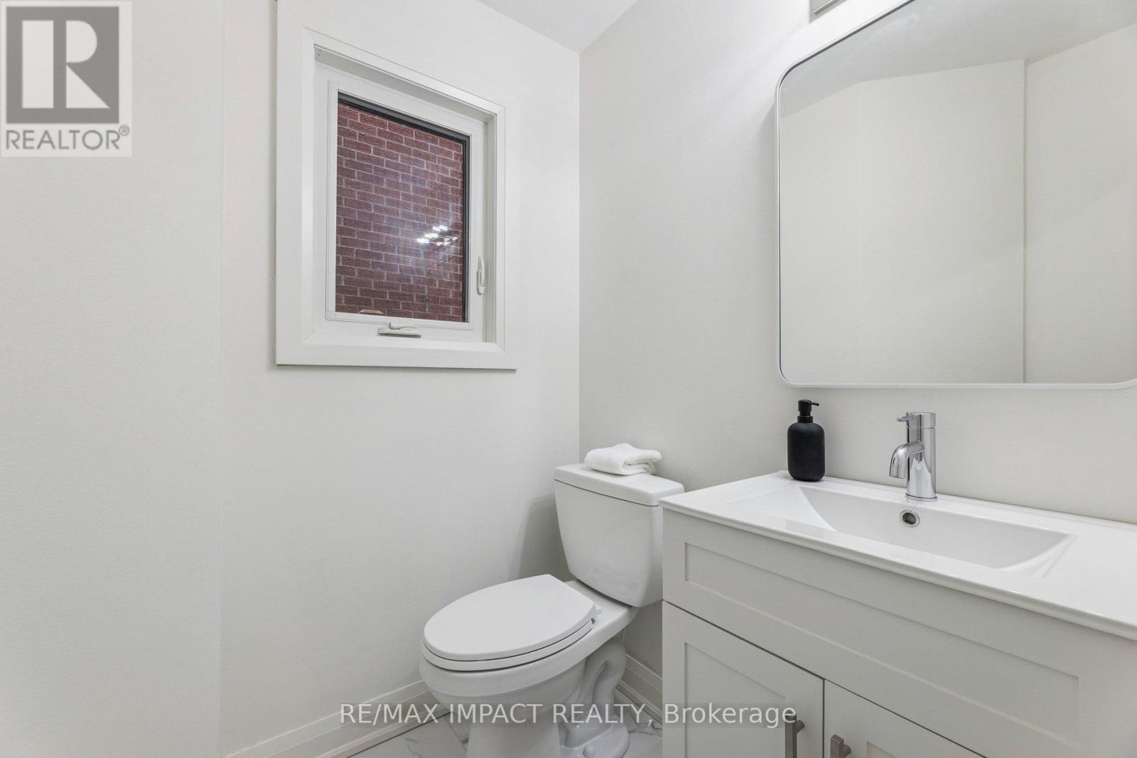 1871 Brookshire Square, Pickering (Liverpool), ON - Indoor Photo Showing Bathroom