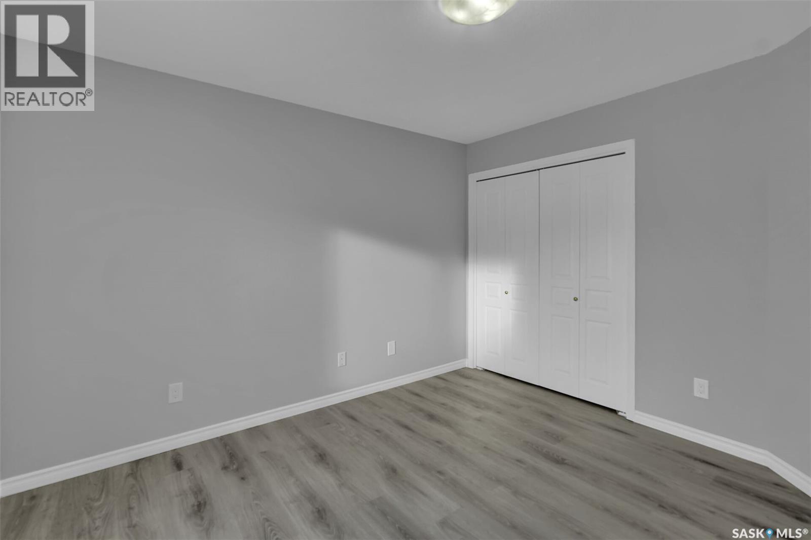 812 15Th Avenue, Regina, SK - Indoor Photo Showing Other Room