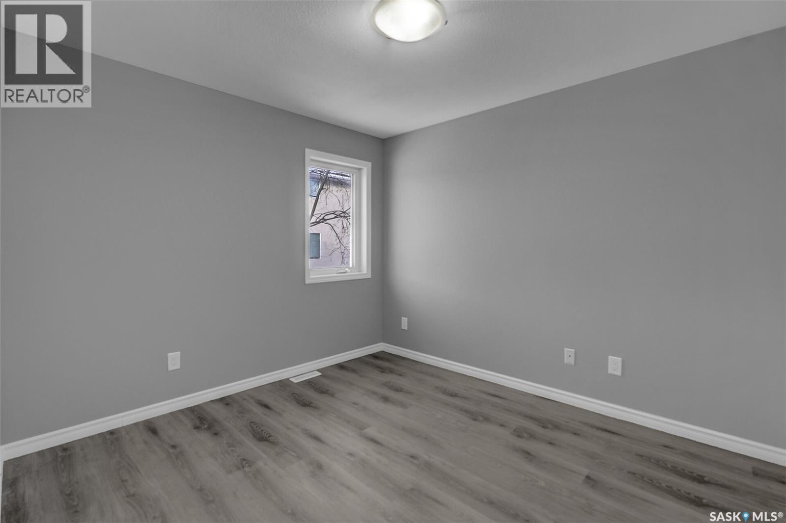 812 15Th Avenue, Regina, SK - Indoor Photo Showing Other Room
