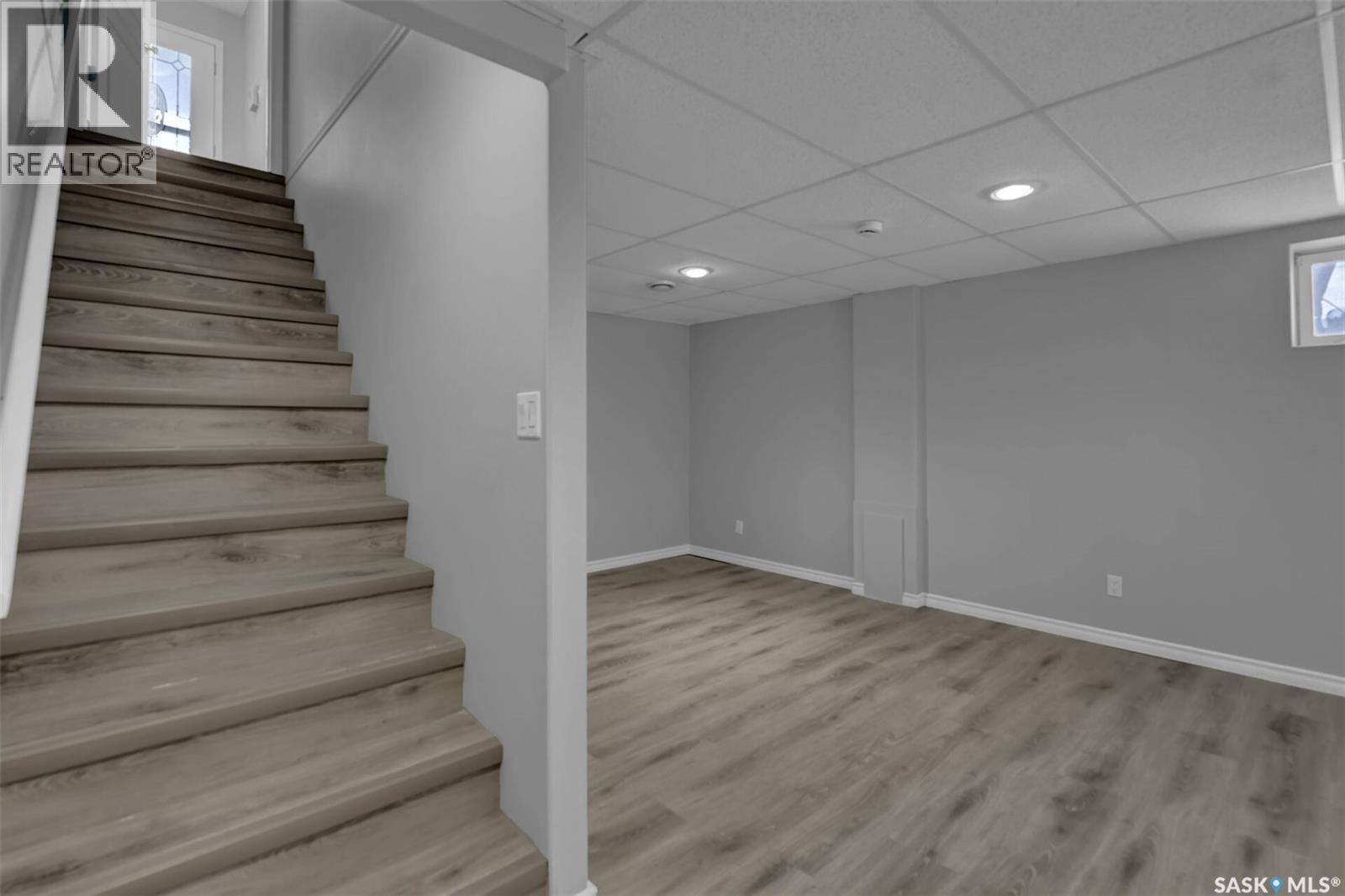 812 15Th Avenue, Regina, SK - Indoor Photo Showing Other Room