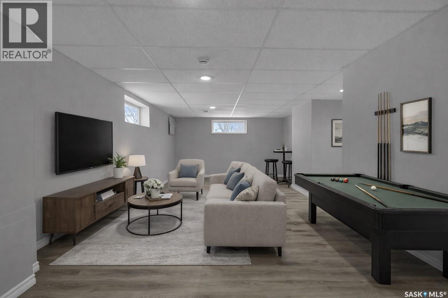 812 15Th Avenue, Regina, SK - Indoor Photo Showing Other Room