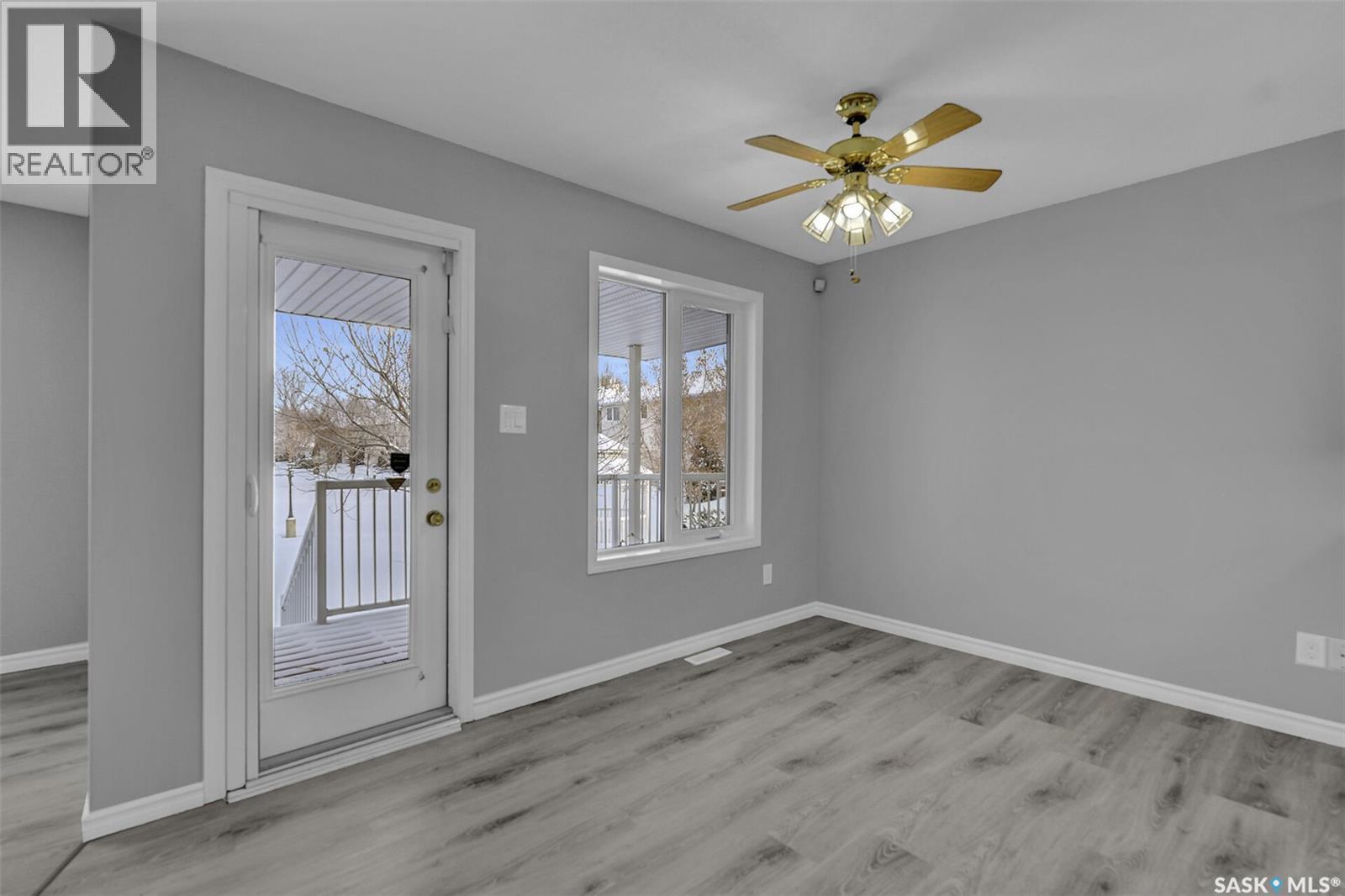 812 15Th Avenue, Regina, SK - Indoor Photo Showing Other Room