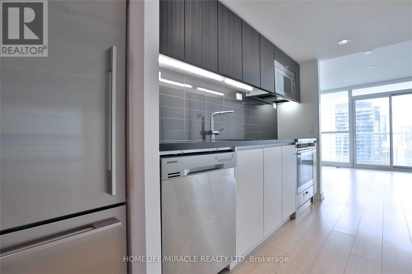 2609 - 75 Queens Wharf Road, Toronto, ON - Indoor Photo Showing Kitchen